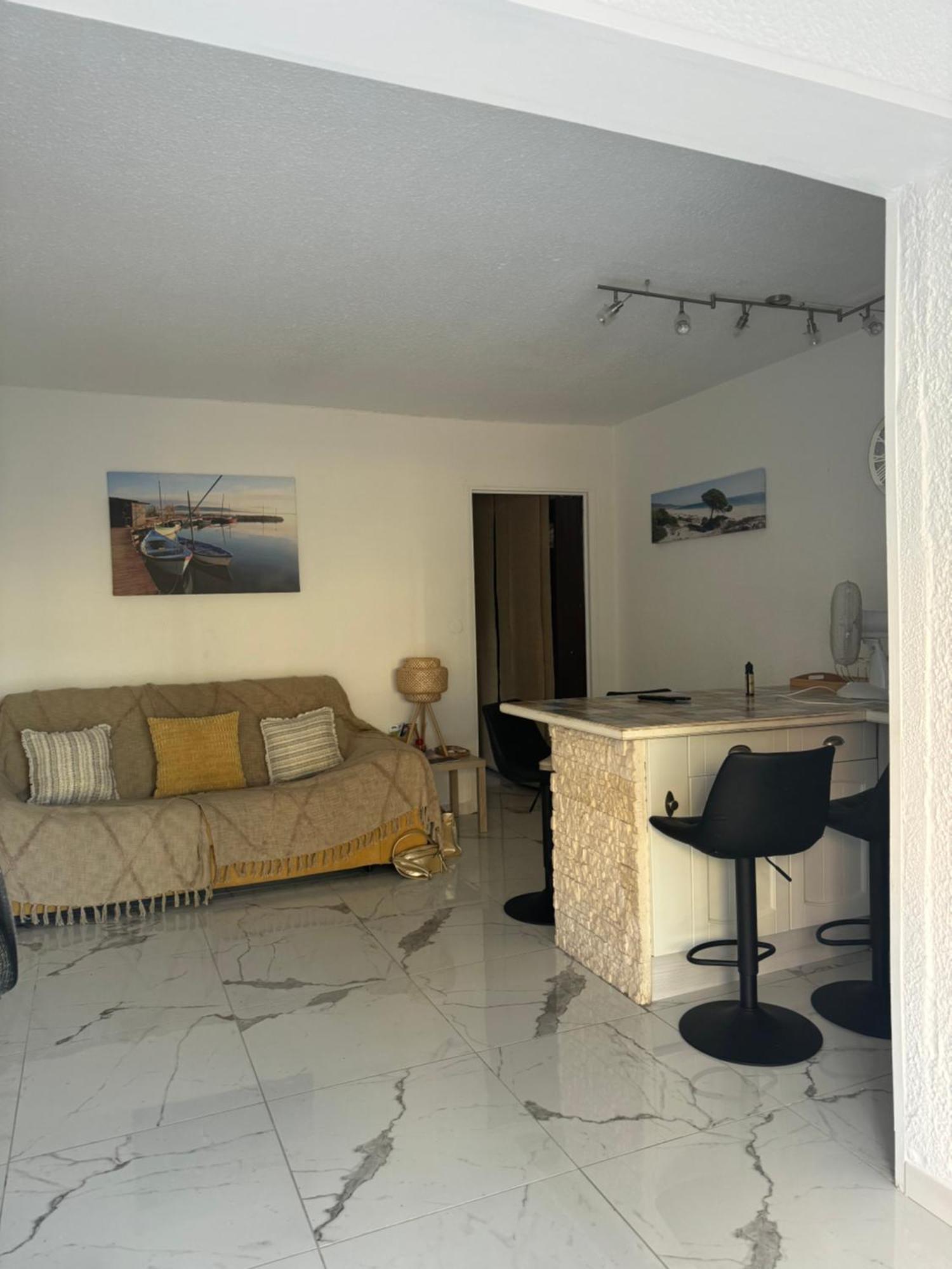 Grand Studio Cabine Proche Plage Et Port Gruissan Extérieur photo