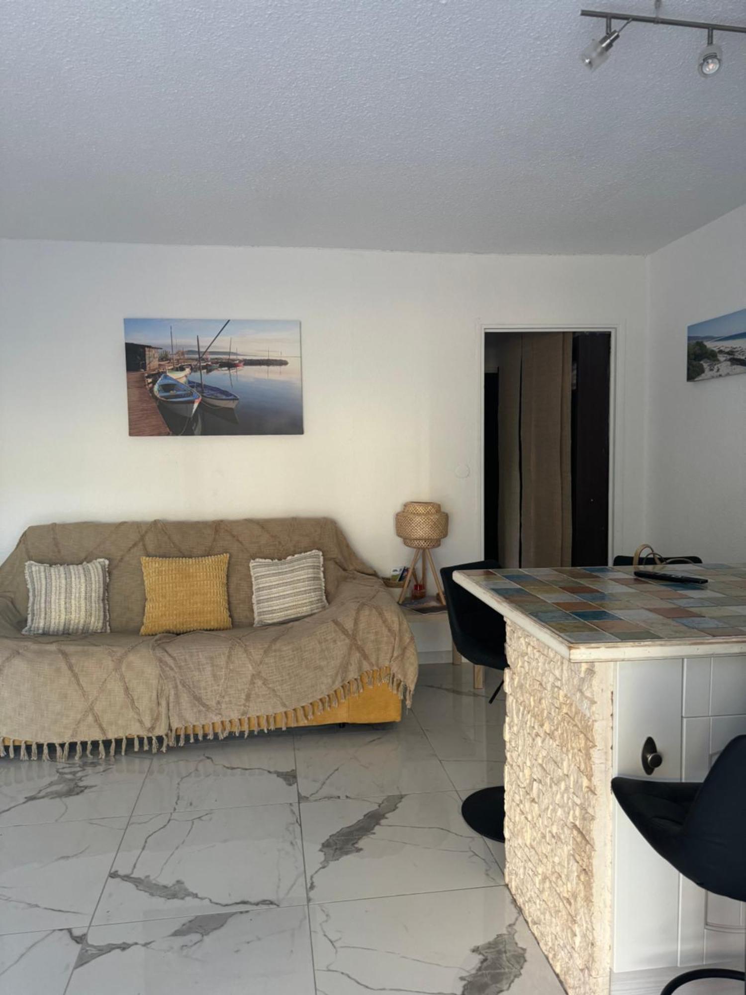 Grand Studio Cabine Proche Plage Et Port Gruissan Extérieur photo